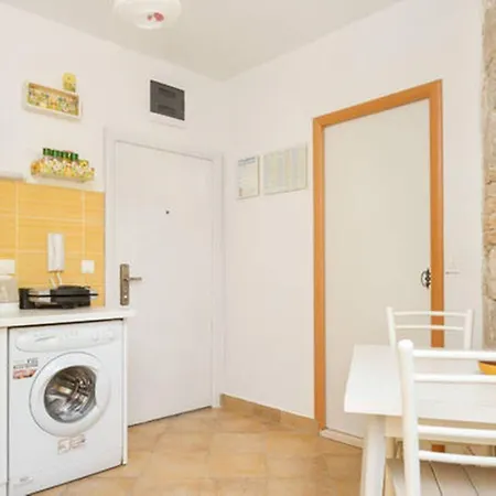Apartment Happy